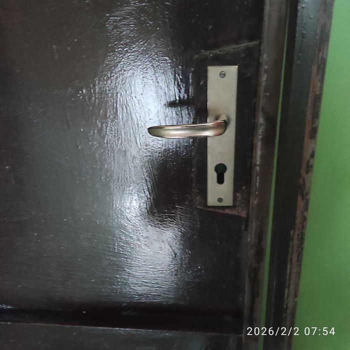 Метална врата с каса