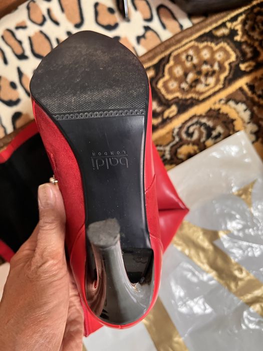 Сапоги шикарные разные-размер 37