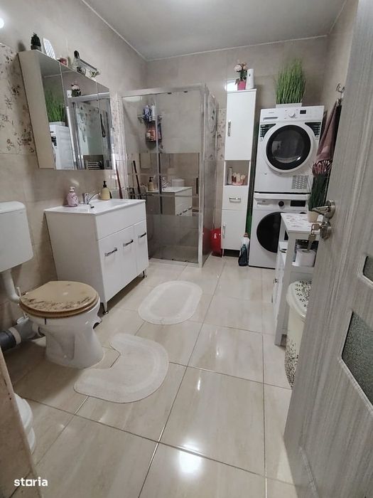 Vanzare Apartament 3 camere semidecomandat, 59 mp, Florilor