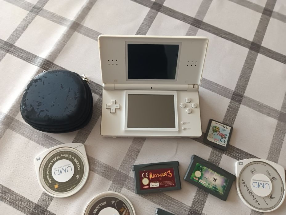 Vând jocuri Nintendo