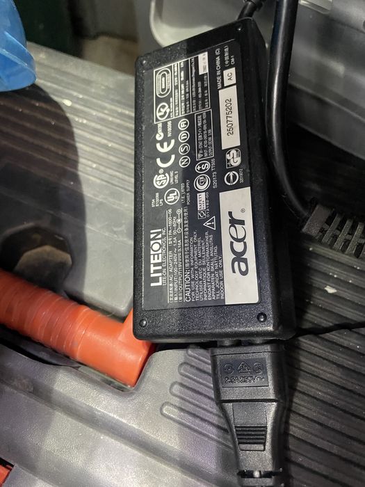 Vand incarcatoare laptop originale hp, dell, lenovo