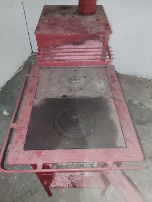 Vând sobă tip cizma din tabla in stare foarte buna