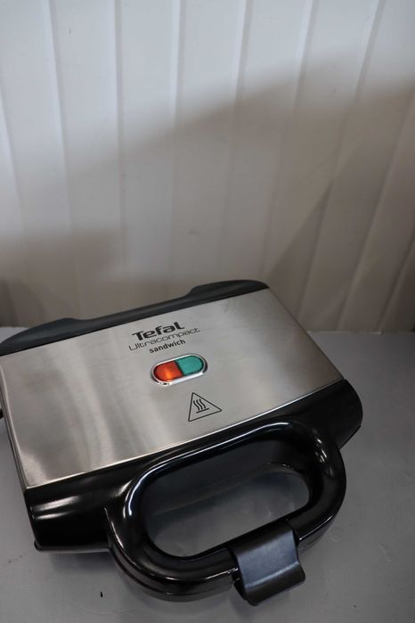 Уред за сандвичи Tefal Ultracompact SM155212, 700W, Незалепващи плочи