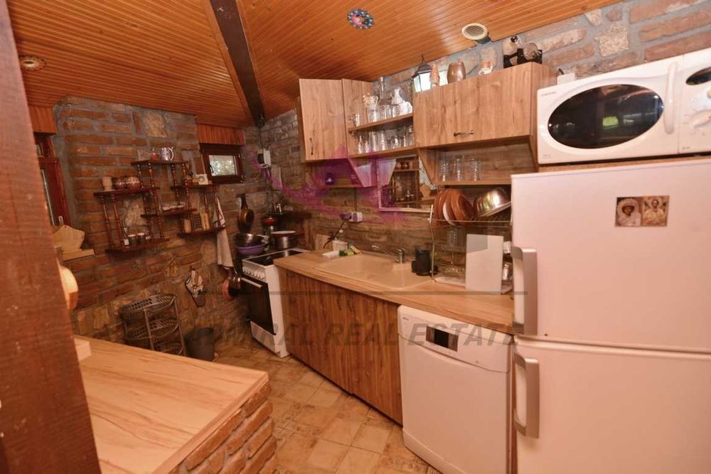 Дава се под наем Къща в с. Осеново, Област Варна - 300 кв.м за 511 € - Снимка #5