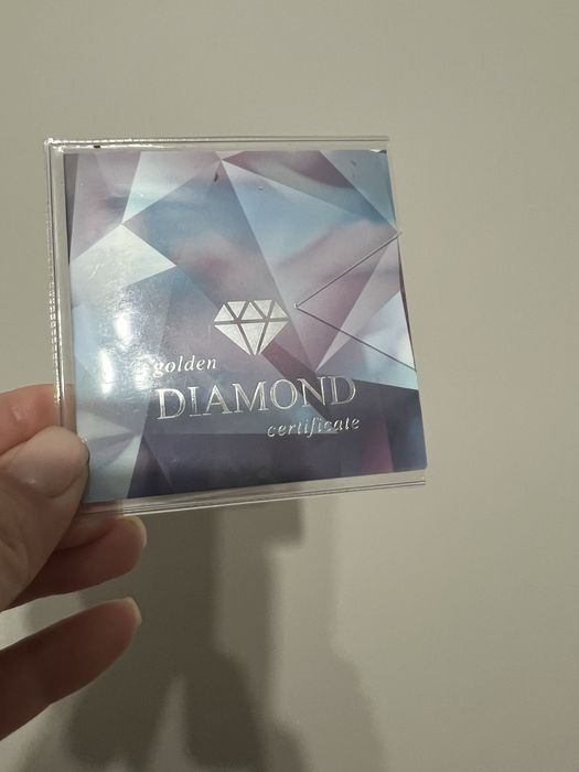 Золотое кольцо с бриллиантом