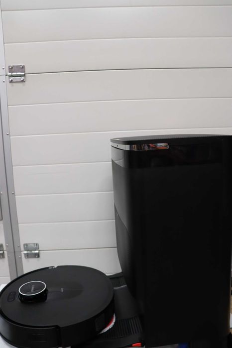 Прахосмукачка робот Bosch Spotless Max BCRDW3B с функция за избърсване, всмукателна мощност 11 000 Pa, моп, станция за мокро и сухо почистване