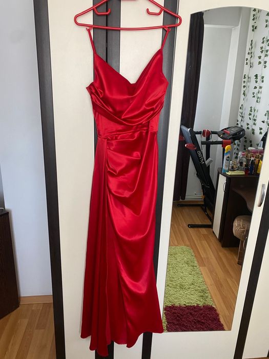 Rochie elegantă roșie