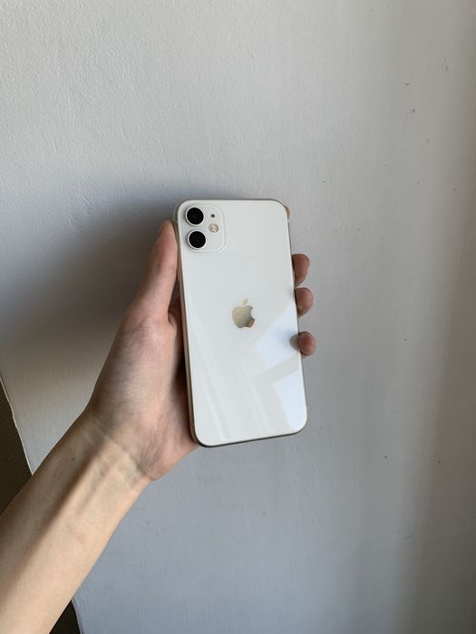 Продам Айфон 11 64gb 75%