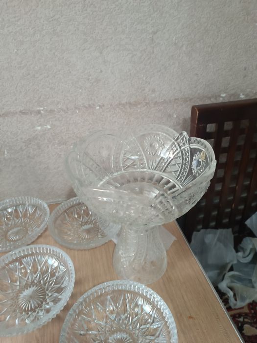 Посуда хрустальные вазы конфетницы