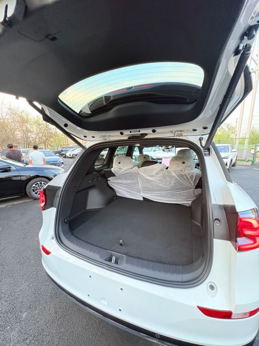 машина Changan Q07