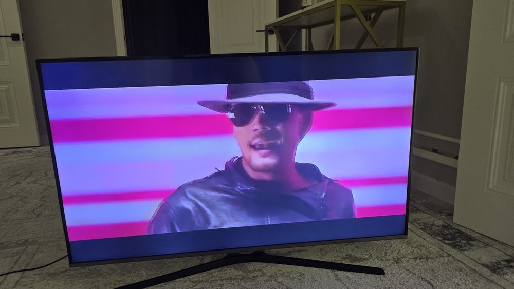 Срочно продам Самсунг смарт тв диоганаль 127