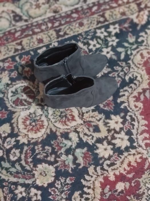 Botine moderne și elegante