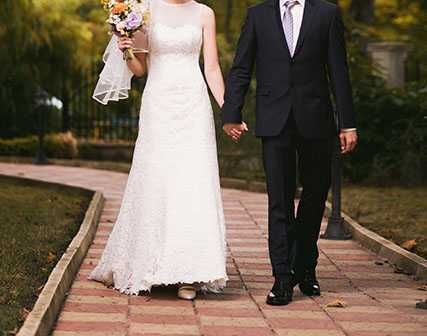 сватбена рокля Pronovias - едра дантела