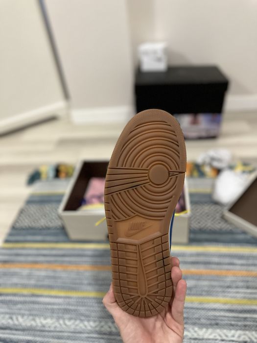 Air Jordan 1 Travis Scott Canary