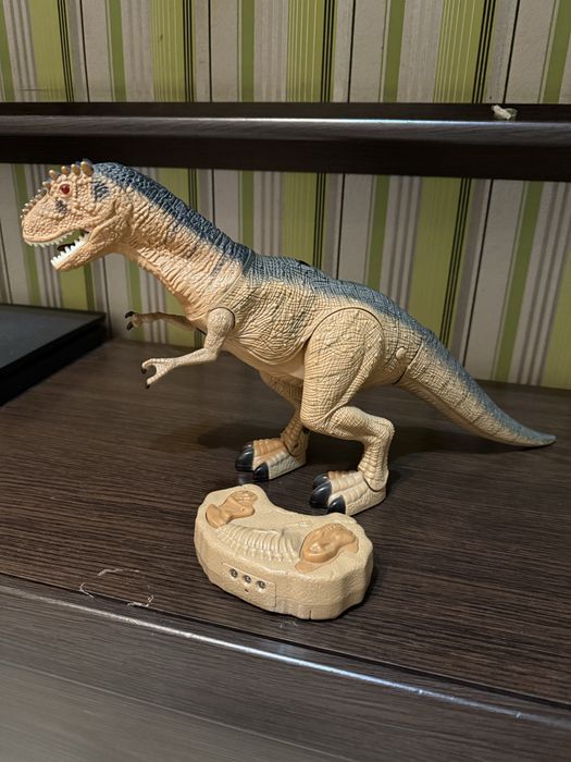 Пролам Динозавра