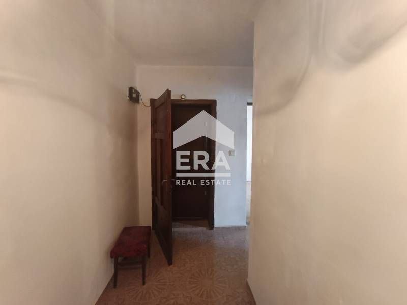 ЕКСКЛУЗИВНО! Многостаен апартамент в ЖСК с три отделни спални, голямо