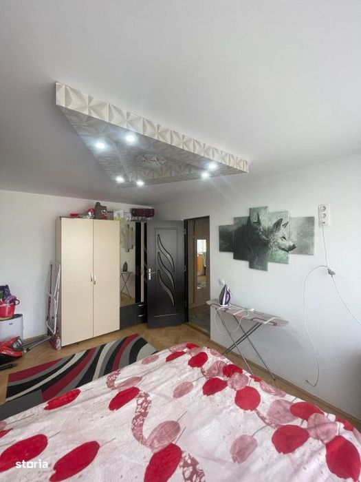 Apartament de 2 camere semidecomandat, 55 mp, etaj 4 cu acoperis, Sasa