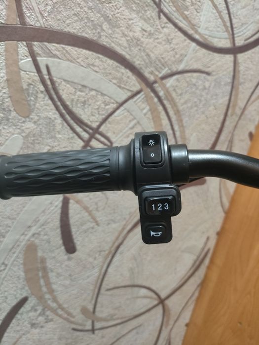 ПРОДАМ Электро-Самокат