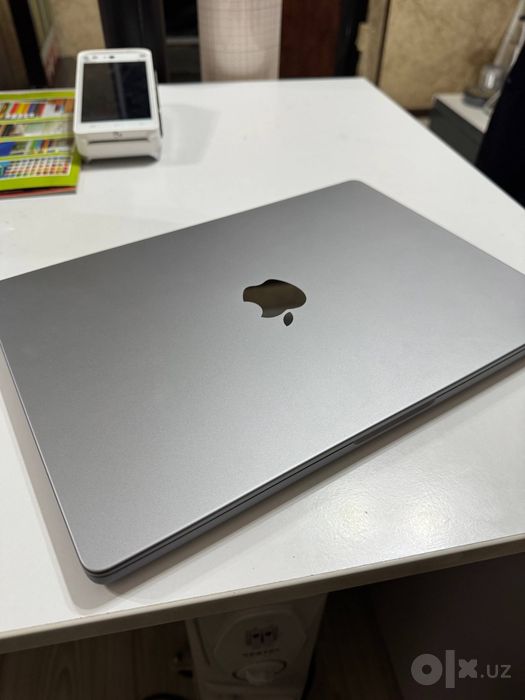 Macbook pro m3 8/512 14 iphone telefon noutbuk