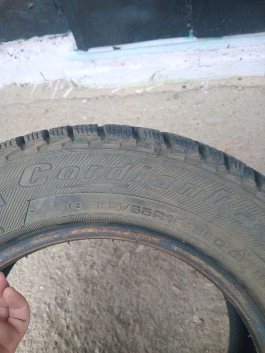 Продам комплект зимних шин