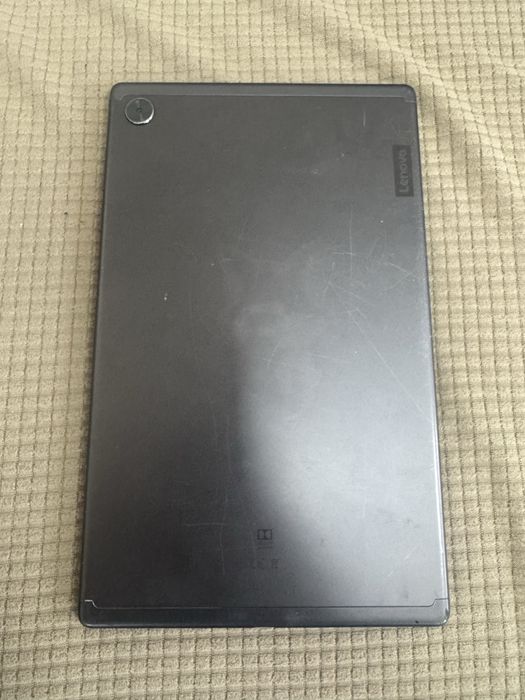 Планшет Lenovo Tab M10 HD разбито стекло.