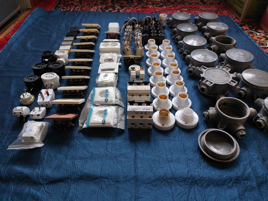 Розетка коробка патрон