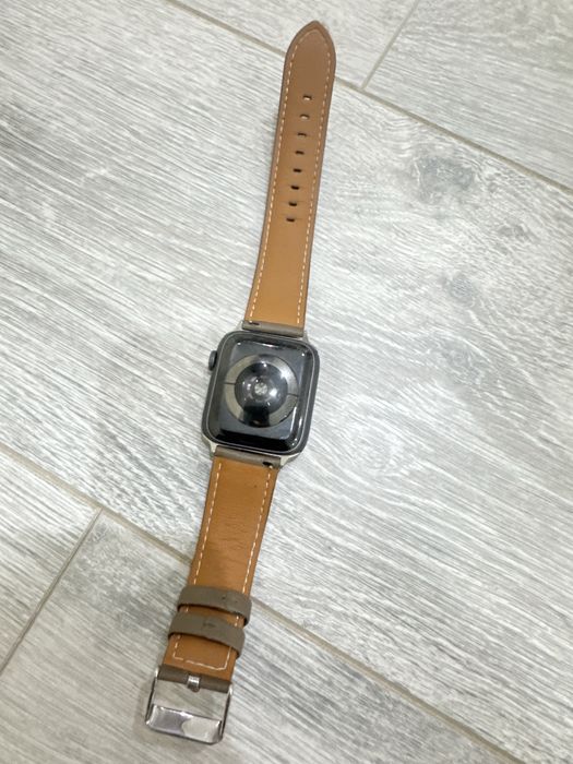 Apple watch series 4 (44 мм)