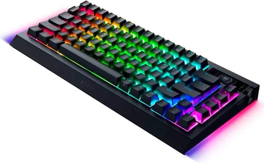 Tastatura gaming mecanica Razer BlackWidow V4Pro, RGB, Negru,sigilat