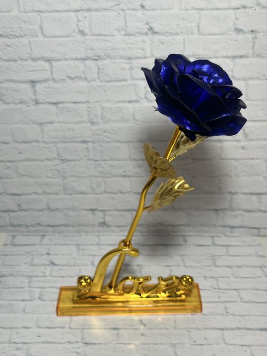 Роза в колбе в наличии