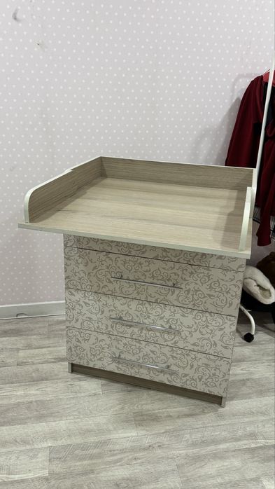 Продам комод со столиком для пелинания