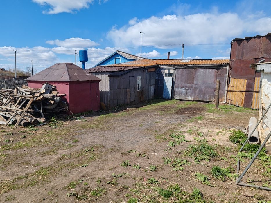 Срочно, продаётся дом, удобен для хозяйства,.