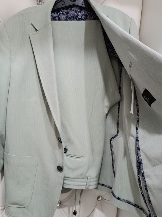 Продам мужской костюм