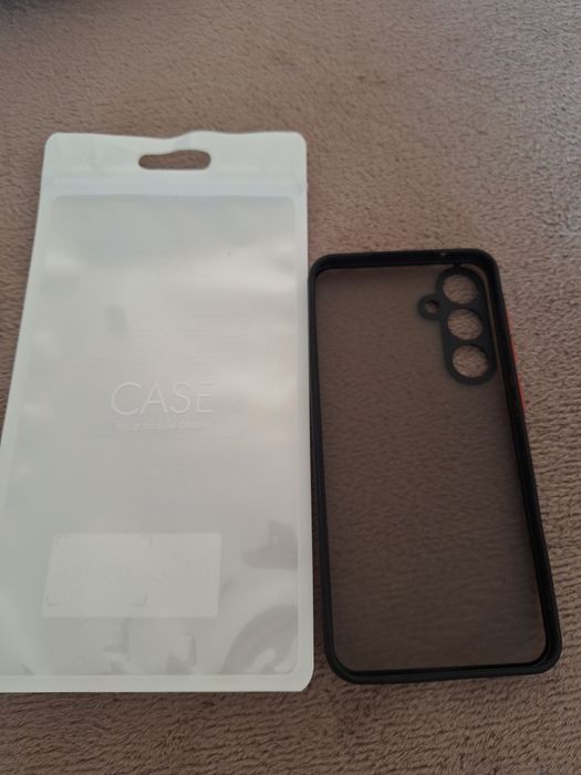 Продавам чисто нов кейс са Samsung A 55