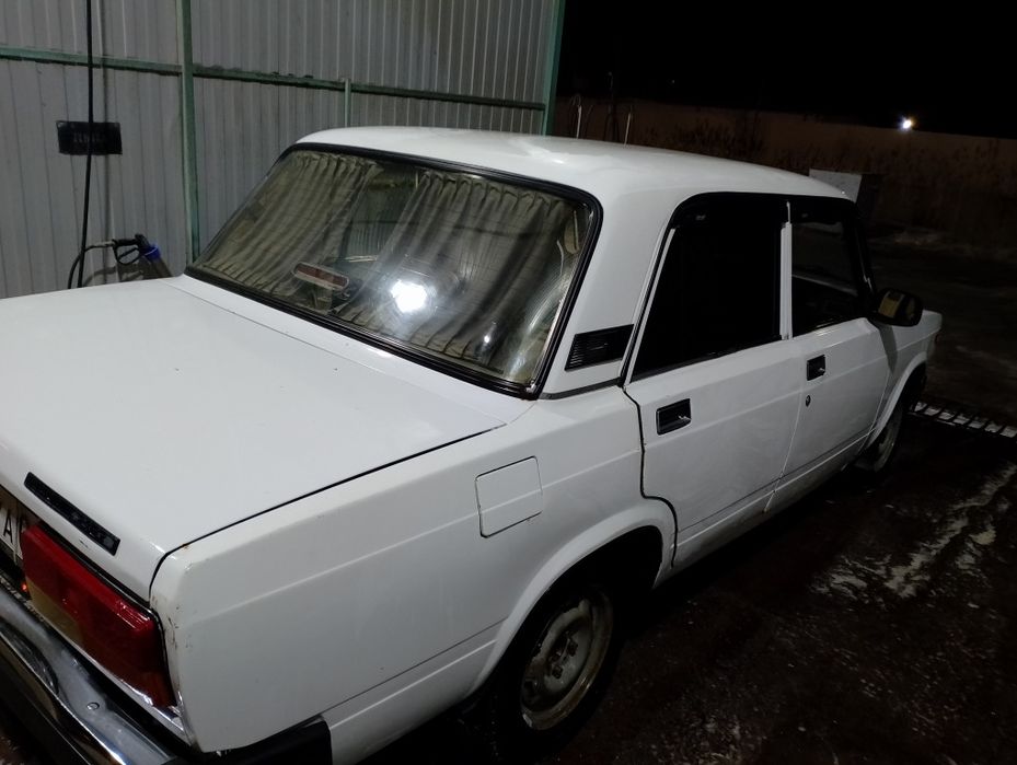 Продаю машину ваз 2107