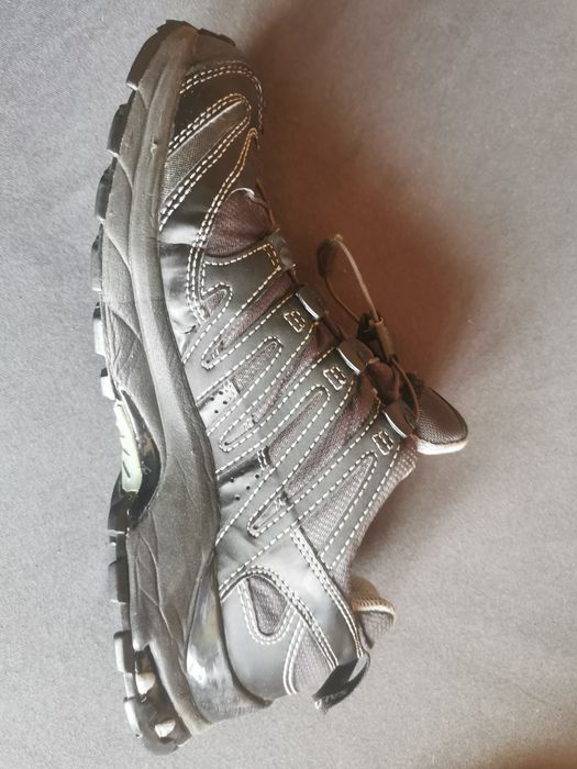 Vând Adidași Salomon negri GoreTex Mărimea 38