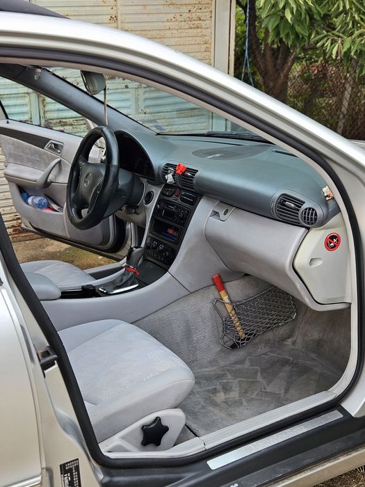 Всичко свързано с пране на коли, мека мебел