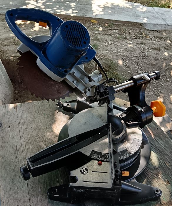 Circular pendular, culisant, unghiular, CMI, 1800W