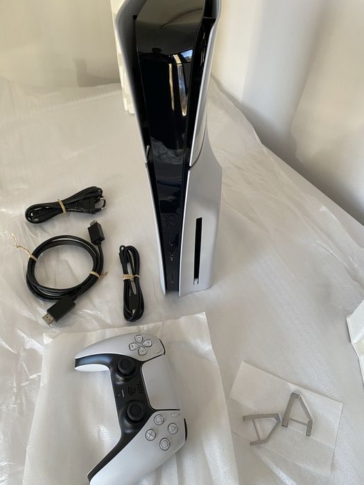 ps5 slim disc 1tb NOU factura și garanție 2ani altex