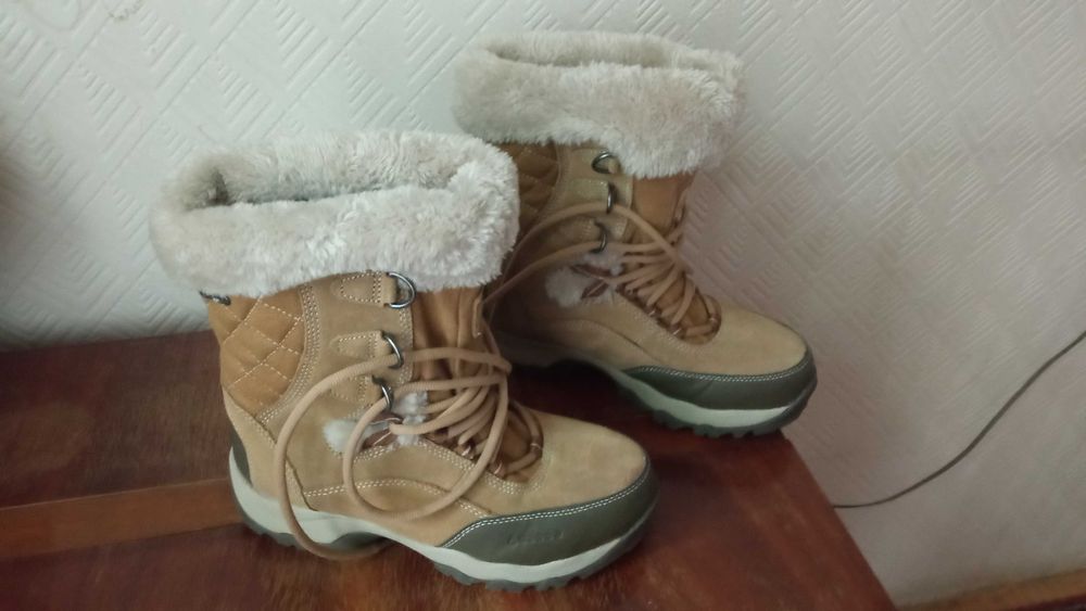 Cizme imblanite de iarna, marime 37