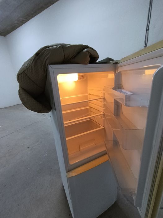 Холодильник продам