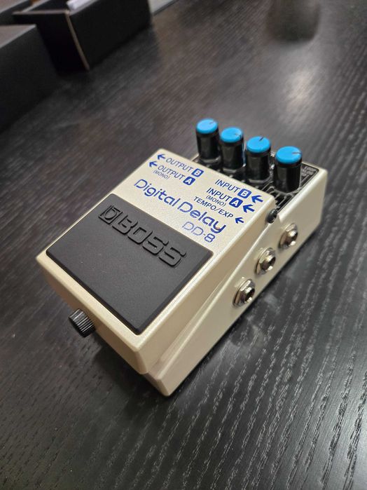 Продам педаль BOSS DD-8