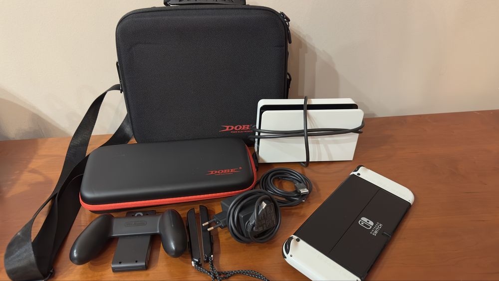 Nintendo Switch OLED White — полный комплект