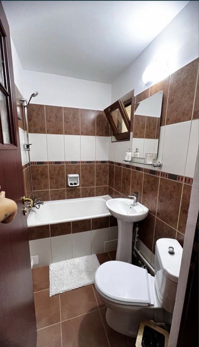 Inchiriez apartament 3 camere Tecuci
