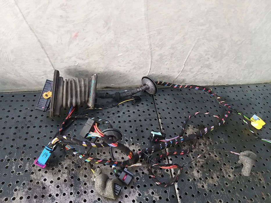 Cablaj instalatie electrica usa dreapta fata skoda superb 2 3t facelift 1k0959843c