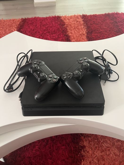 Playstation 4 slim, CA NOU, cu 2 controllere si jocuri