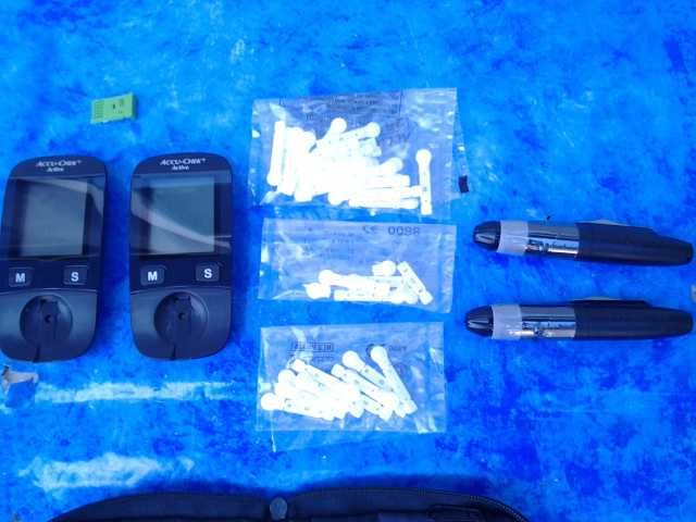 accu-check + accesorii + glucometru