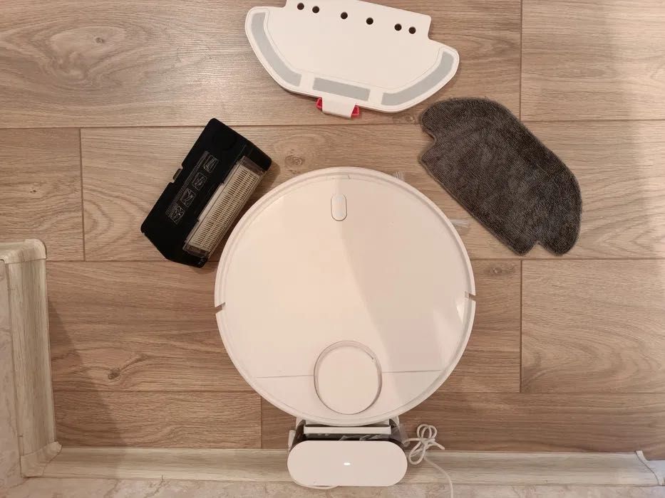 Робот пылесос +влажная Xiaomi Mi Robot Vacuum Mop
