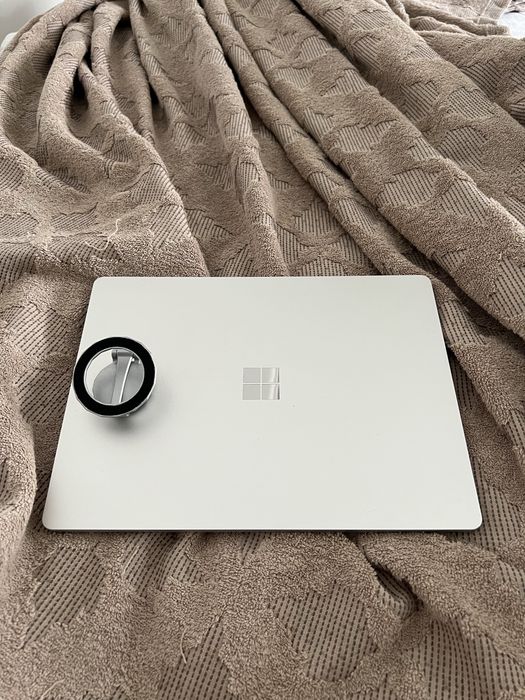 Microsoft Surface GO silver