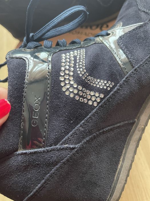 Обувки с вградена платформа Geox