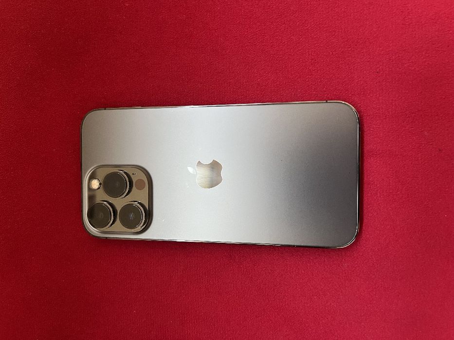 iPhone 13 pro           .